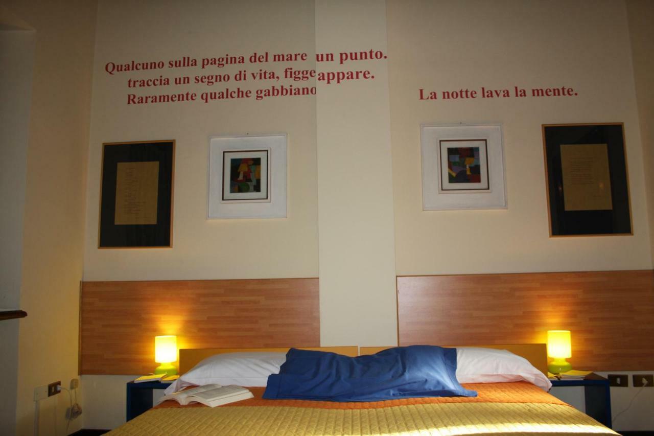 B&B Casa Dei Poeti Mantova Bagian luar foto