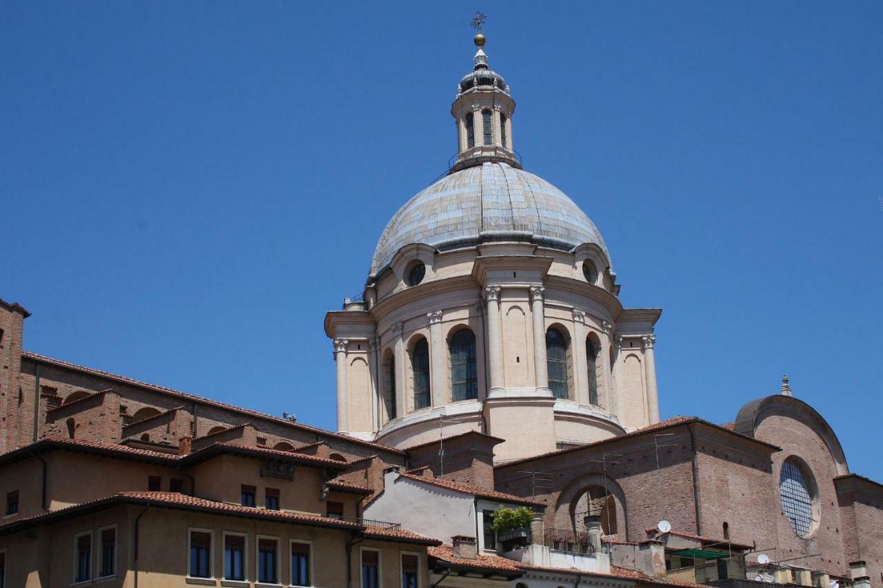 B&B Casa Dei Poeti Mantova Bagian luar foto