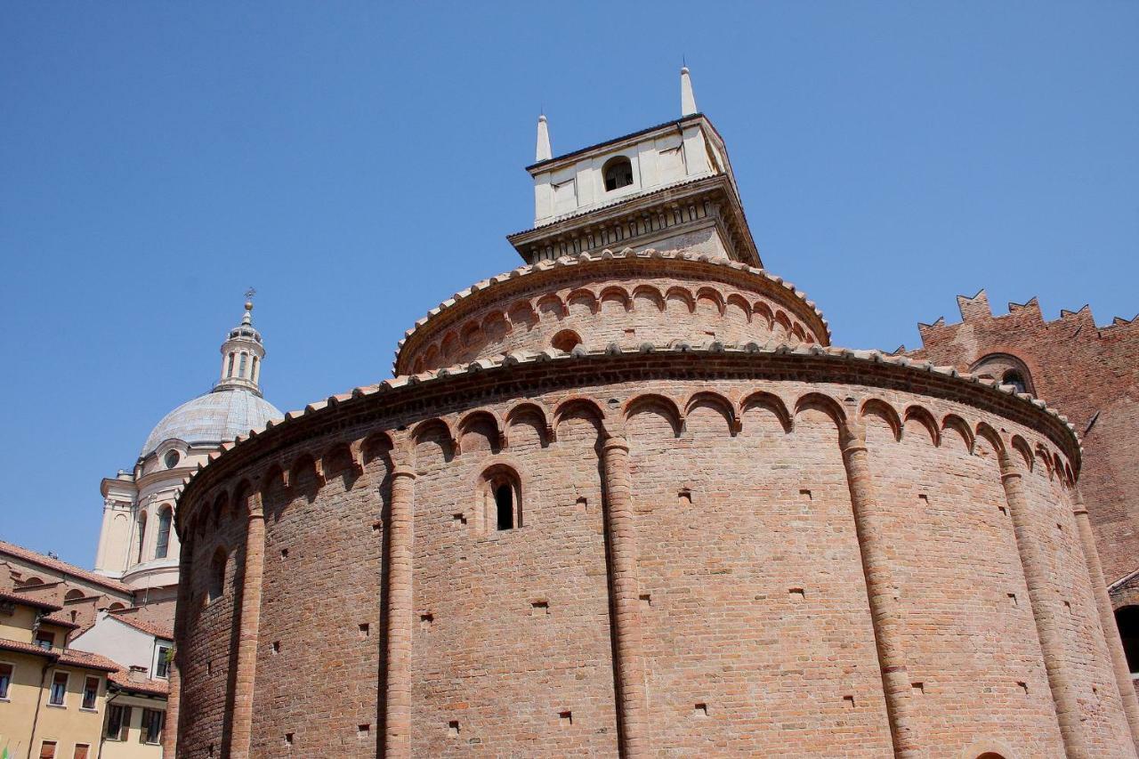 B&B Casa Dei Poeti Mantova Bagian luar foto
