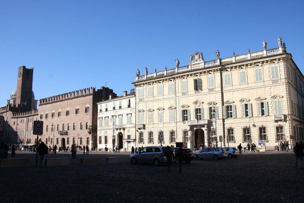 B&B Casa Dei Poeti Mantova Bagian luar foto