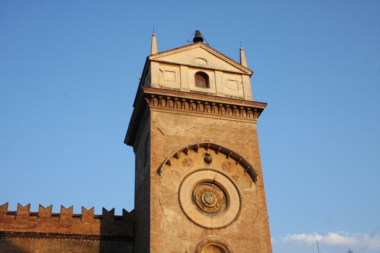 B&B Casa Dei Poeti Mantova Bagian luar foto