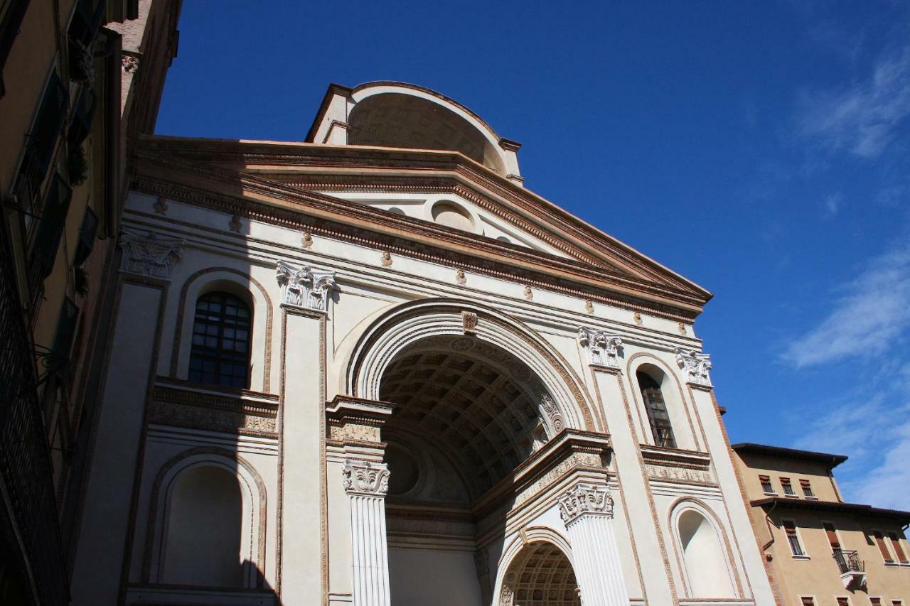B&B Casa Dei Poeti Mantova Bagian luar foto