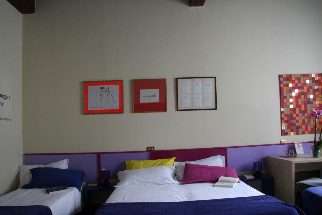 B&B Casa Dei Poeti Mantova Bagian luar foto