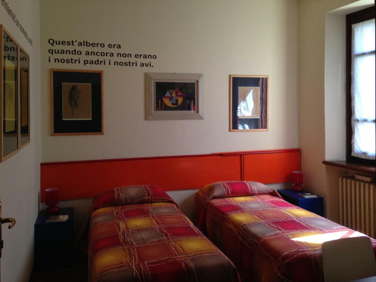 B&B Casa Dei Poeti Mantova Bagian luar foto